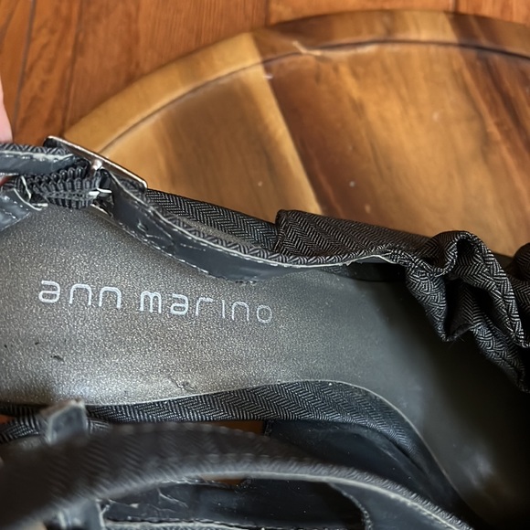 ANN MARINO RUFFLE HEELS - Picture 3 of 9